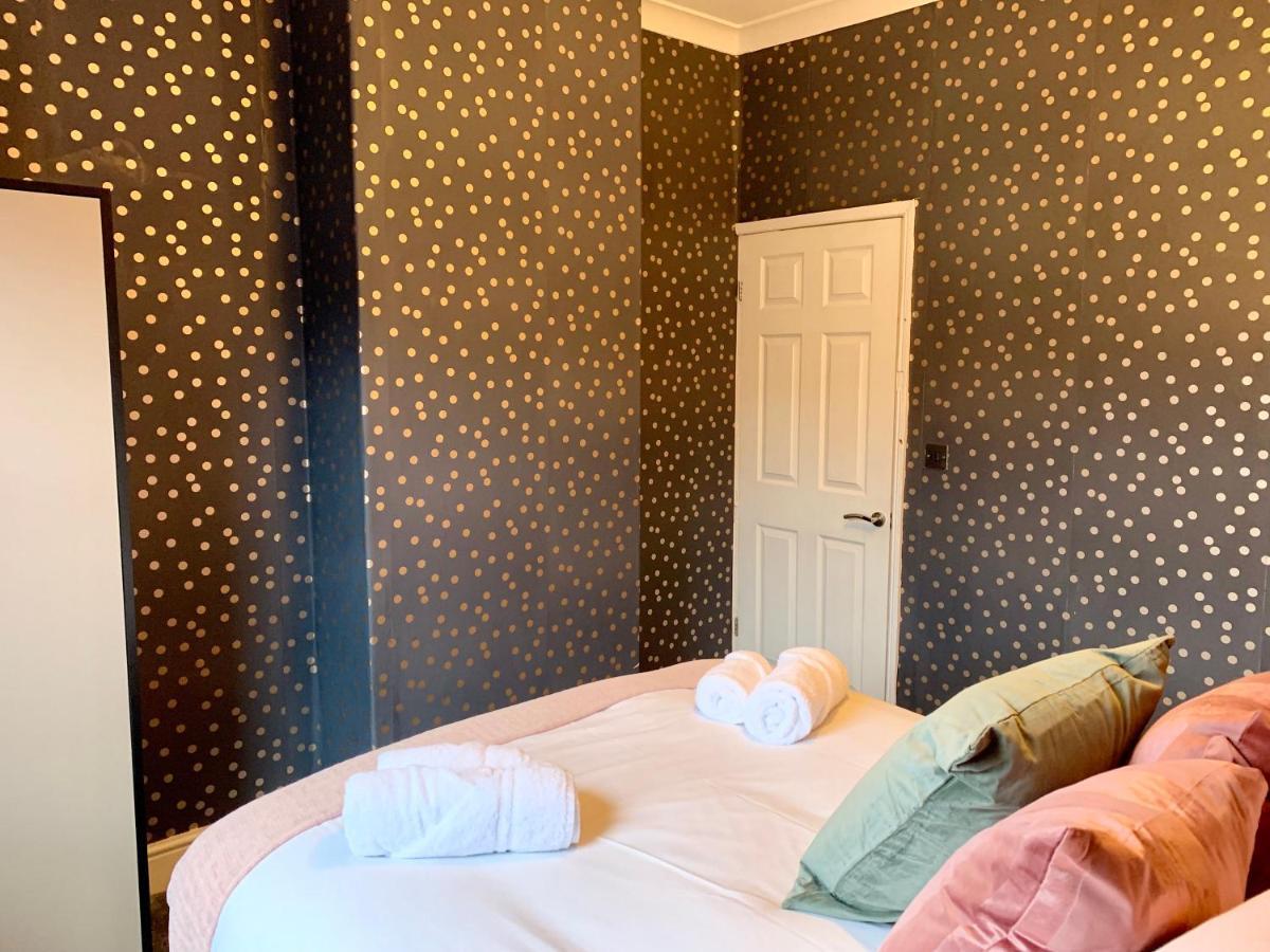 Stamer House By Yourstays, Stylish Quirky House, With 4 Double Bedrooms, Book Now! Stoke-on-Trent Exterior photo